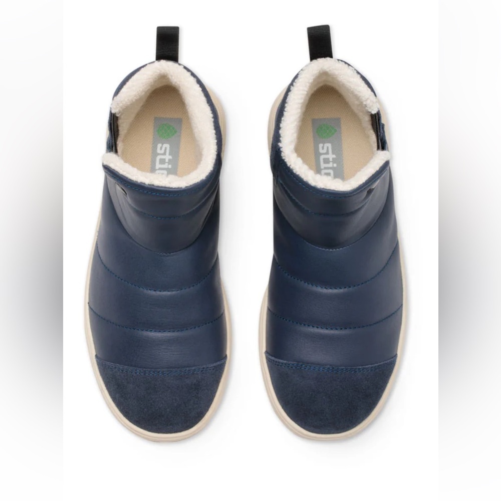 Stio Navy Blue Mulberry Leather Colter Treaded Weather Resistant Winter Boots